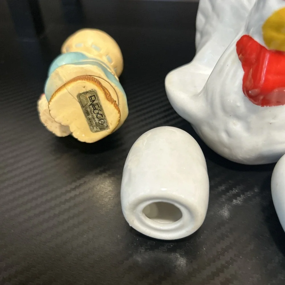 Vintage & Collectible Salt and Pepper Shakers - Lot of 5- 1 Single